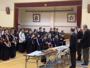 H31 新松戸（低学年表彰　表彰状授与）